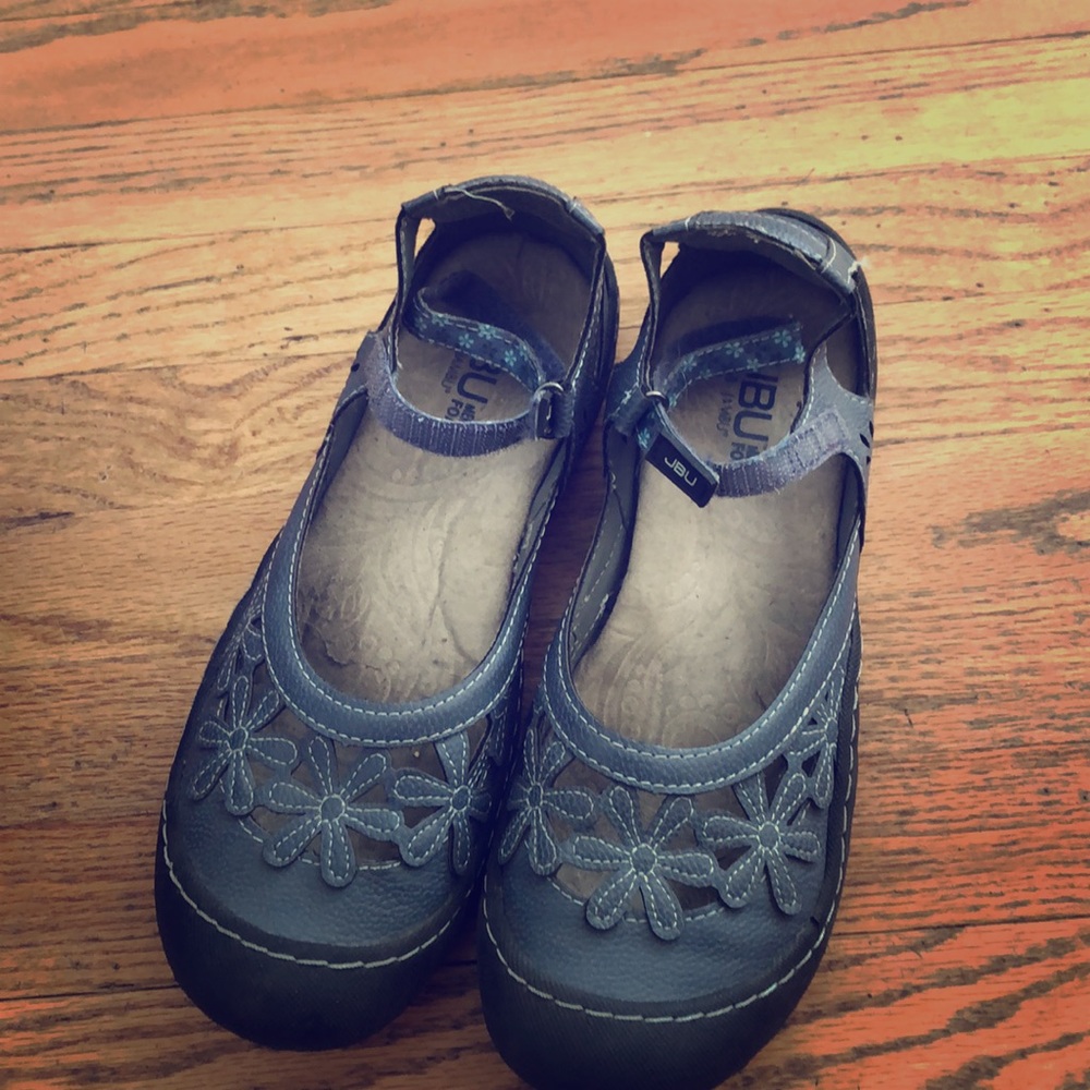 Water sandals